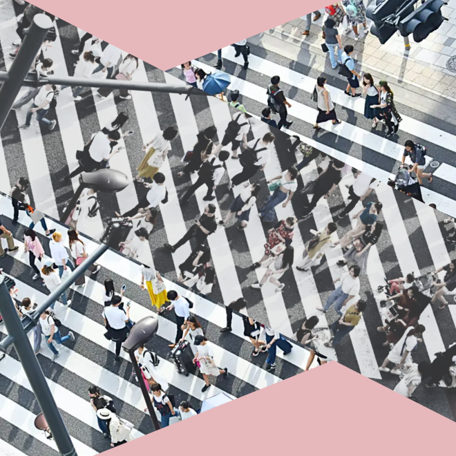 Människor över övergångsställe