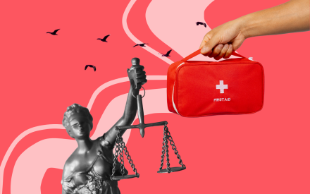 Collage med första hjälpen-kit och en staty som håller upp en våg.