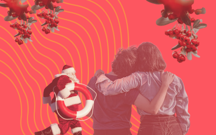 Jultomte med livboja i handen, barn som håller om varandra, lönnbär