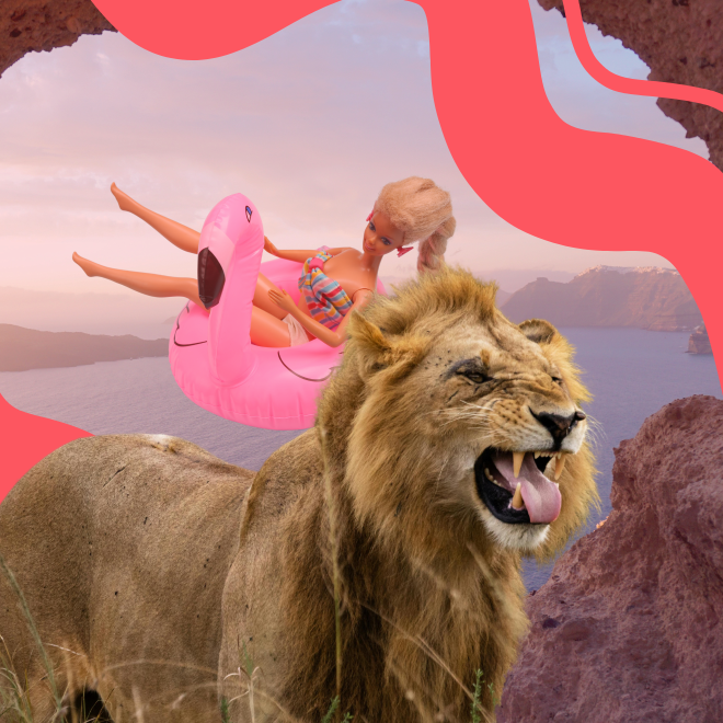 Lejon som sträcker ut tungan. Barbie i badring i bakgrund.