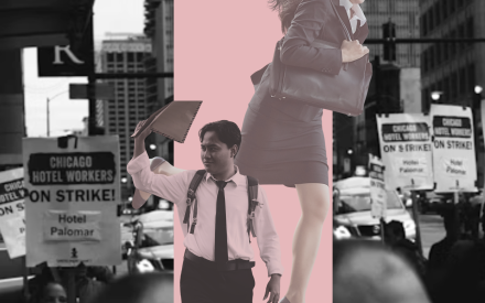 Svart-vit strejk protest. Två personer som springer och ena håller upp ett papper i luften.